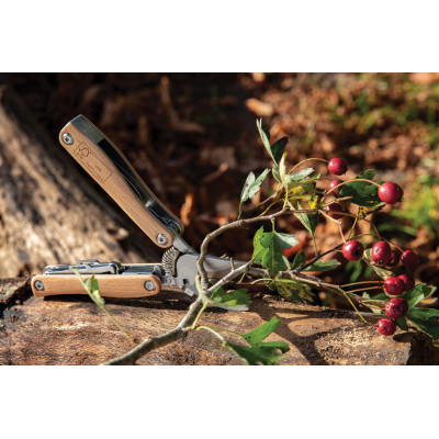 Wooden garden multi-tool