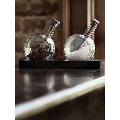 Planet pepper & salt set