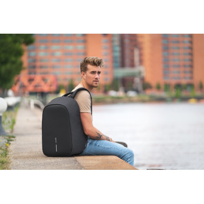 Bobby Hero Regular, Anti-theft backpack